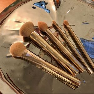 GOLD TONE MAKEUP BRUSH SET